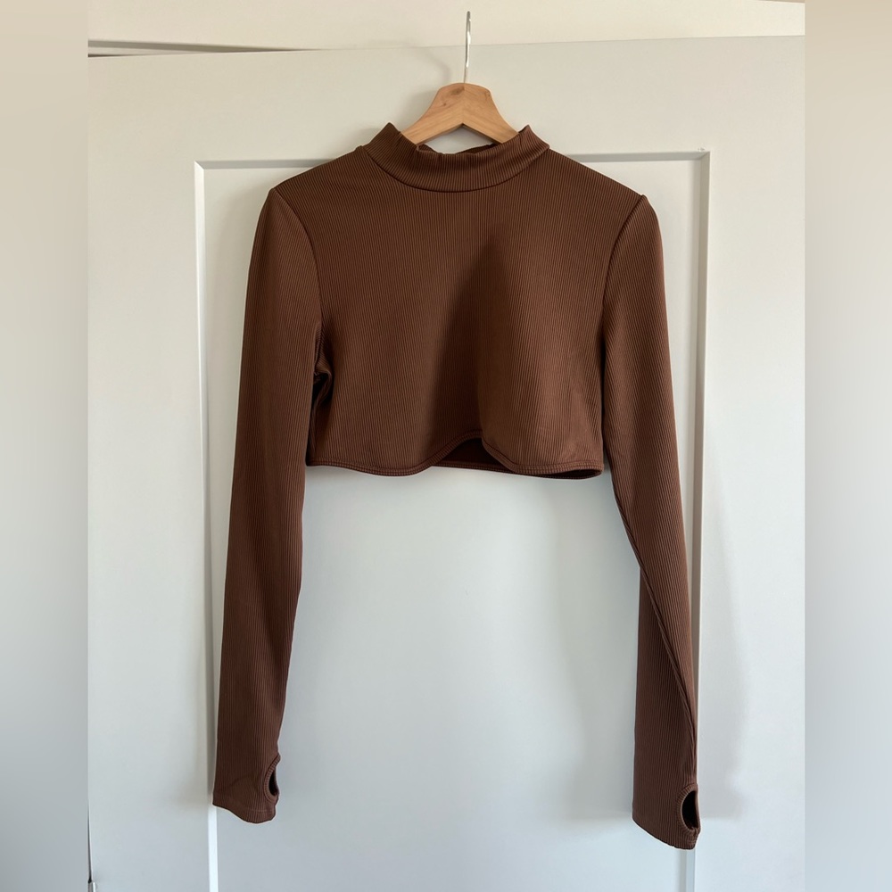 H&M ribbed brown cropped top